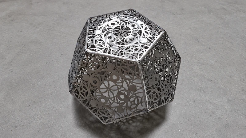 Ażurowa metalowa forma lampy — projekt Mariusza Kornackiego — BK76 / meblobud.pl