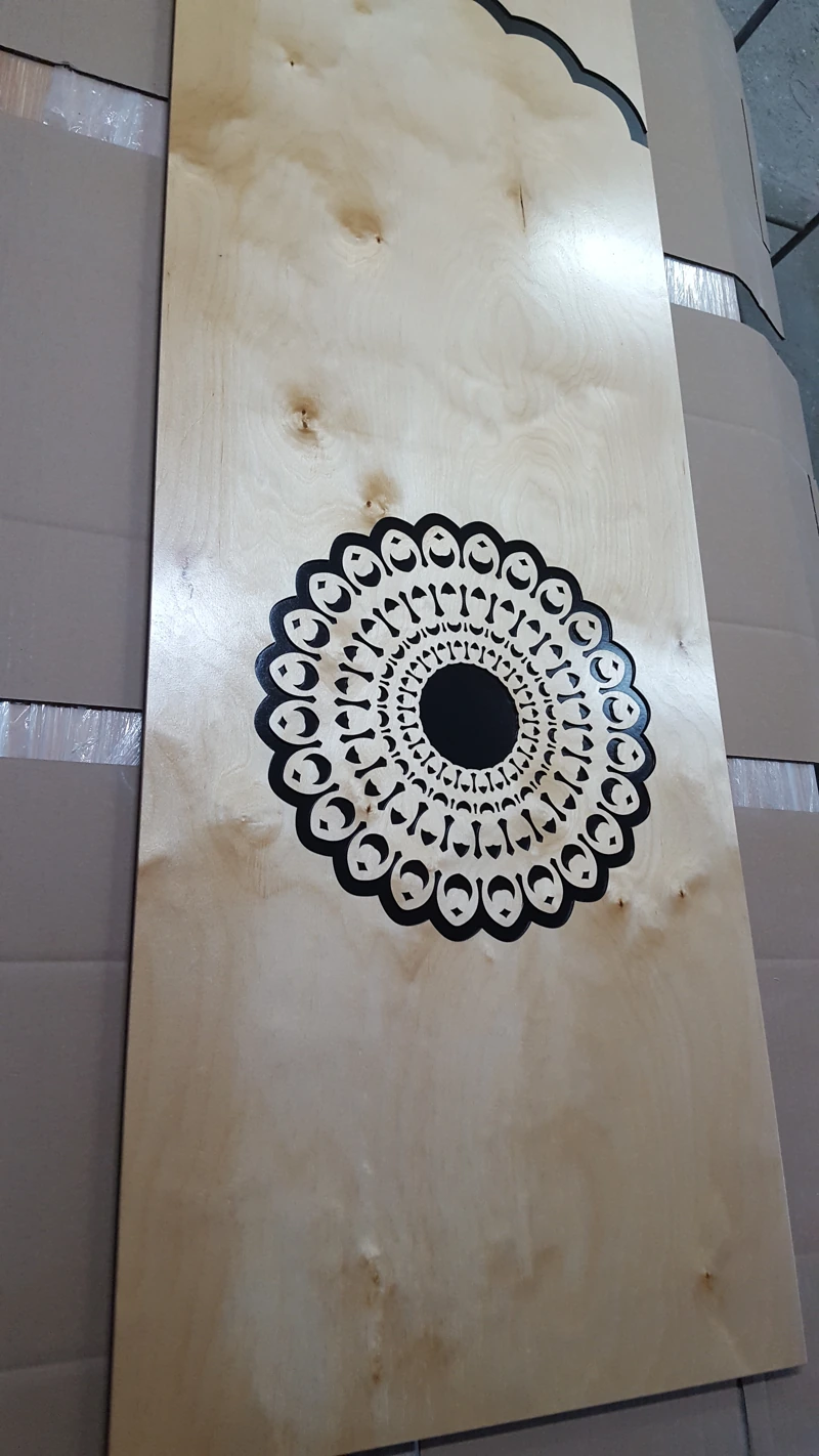 Anta con ornamento circolare — dettaglio — paravento, realizzazione meblobud.pl