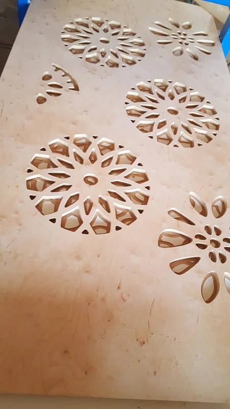 Sklejka po frezowaniu CNC — BK76 / meblobud.pl