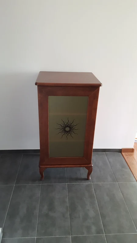 Wąska szafka — motyw dekoracyjny — BK76 / meblobud.pl