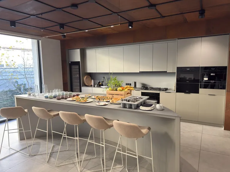 Cucina con isola — Star Training Center, Końskie
